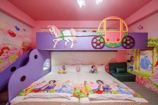 HAN TIAN TOMG YU-Room 302 Princess White Horse Quadruple Room-5