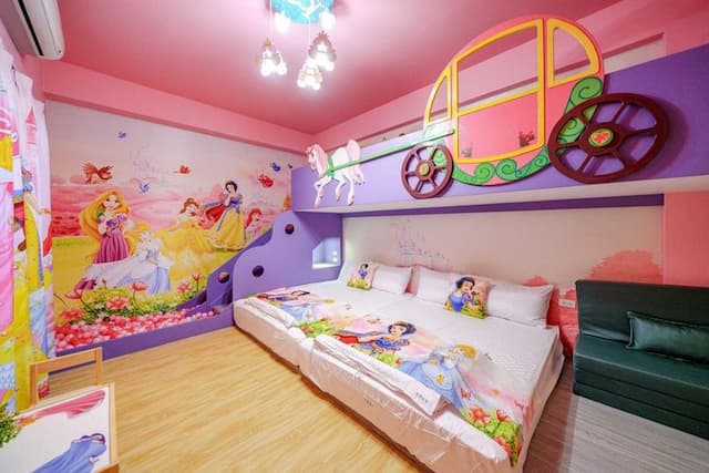 HAN TIAN TOMG YU-Room 302 Princess White Horse Quadruple Room-1