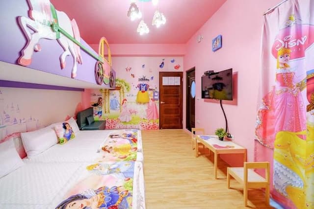 HAN TIAN TOMG YU-Room 302 Princess White Horse Quadruple Room-4