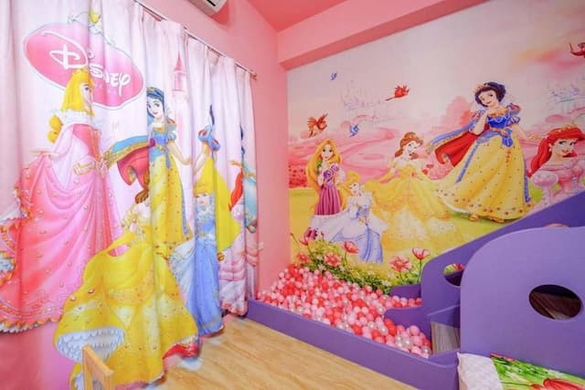 HAN TIAN TOMG YU-Room 302 Princess White Horse Quadruple Room-3