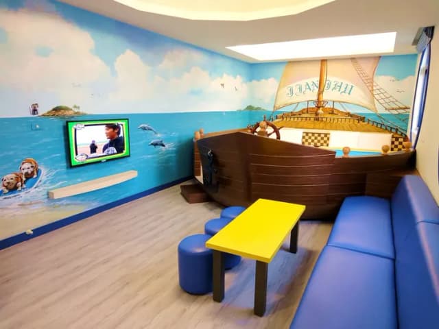 Little Ryukyu Boath House B & B-Top-class six-person room - 3rd floor, no elevator (with electric mahjong table, children's play area, small terrace)-4