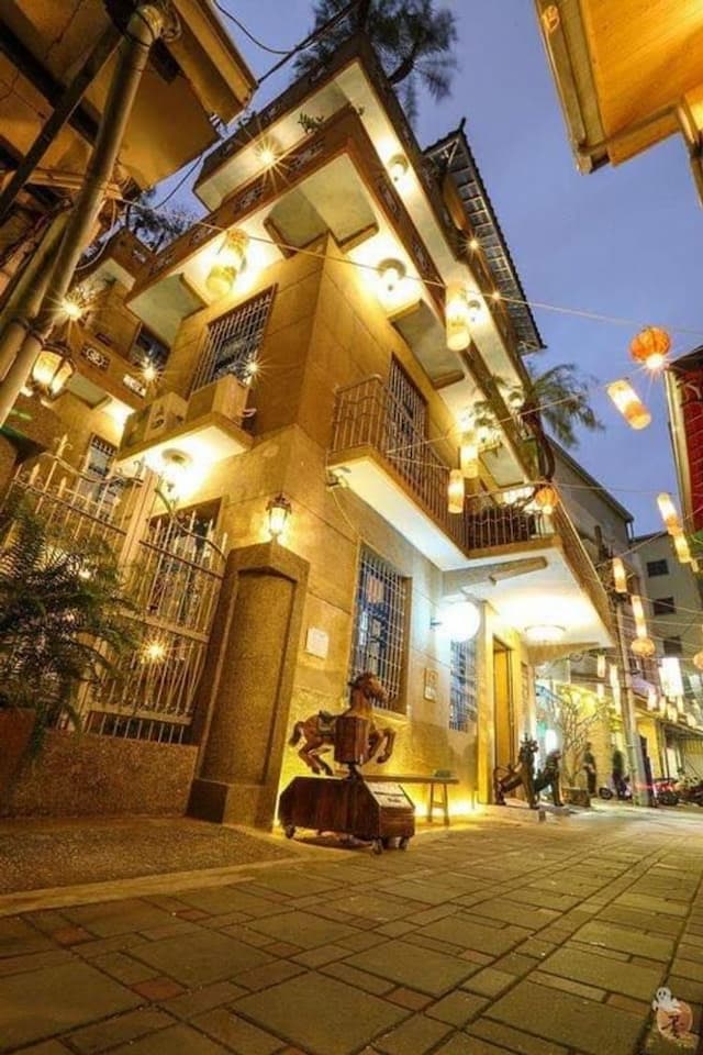 赤崁璽樓民宿｜緊鄰赤崁樓-赤崁璽樓獨立包層(3F+4F)-1