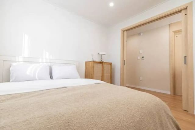 祝福之家｜適合多人出遊 8分鐘到加佐站 近弘大商圈-11-16人房，最多可入住16位-201/202-2