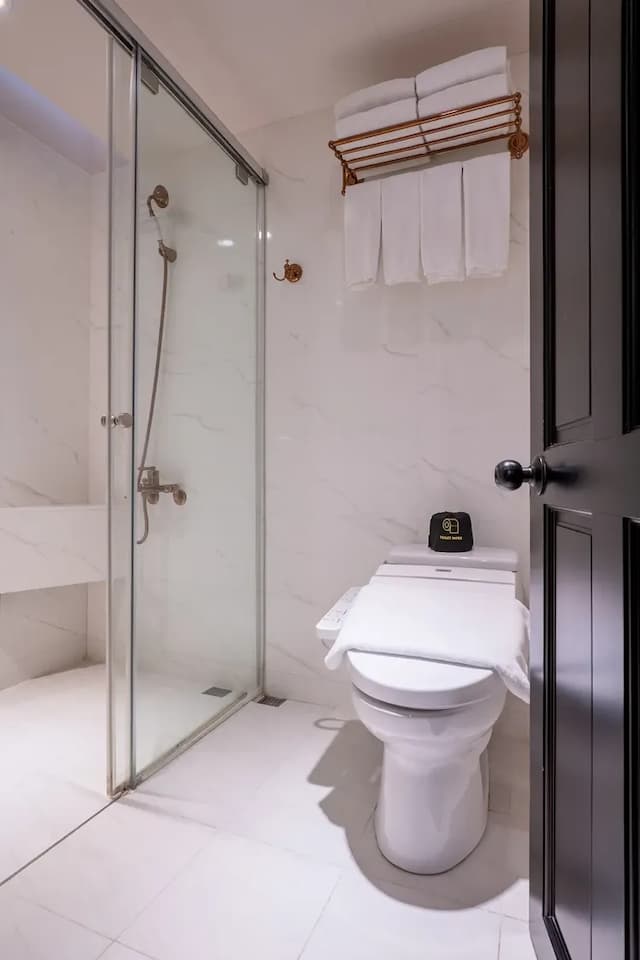 夢樓旅店-歡享雀客家庭房-9