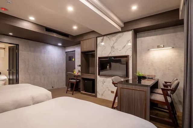 夢樓旅店-歡享雀客家庭房-6