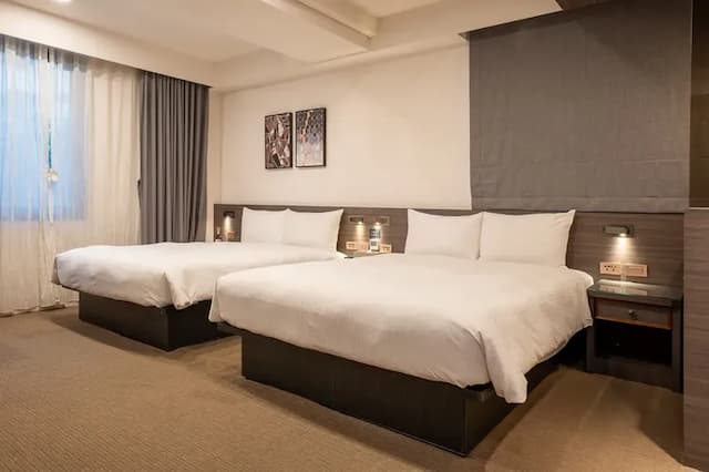 夢樓旅店-歡享雀客家庭房-3