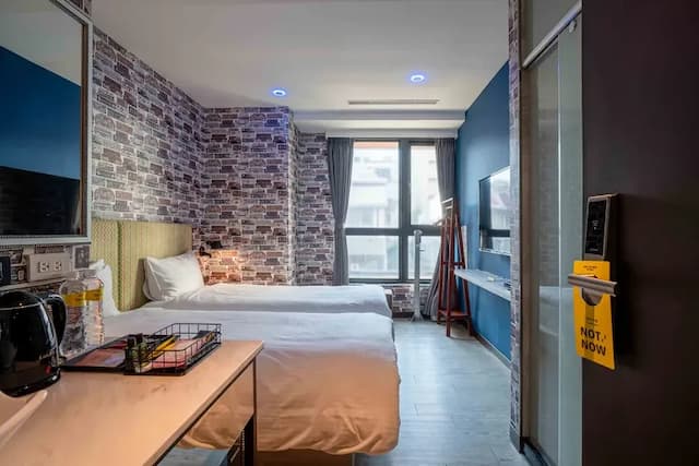 雀客旅館台中自由-經典雙床客房-5