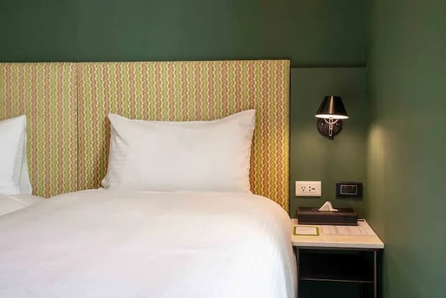 雀客旅館台中自由-經典雙床客房-6