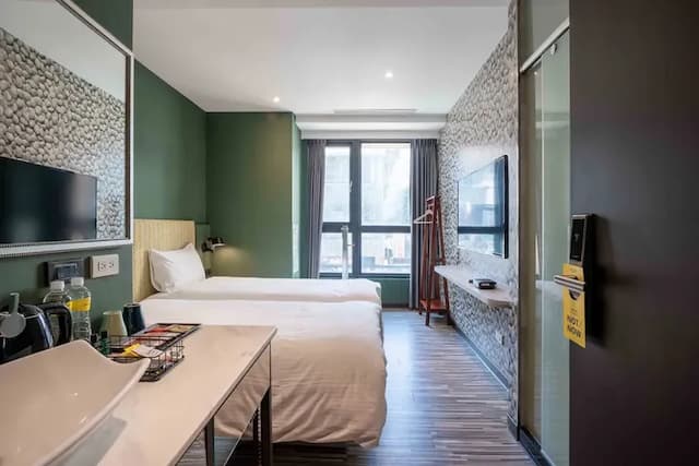 雀客旅館台中自由-經典雙床客房-3