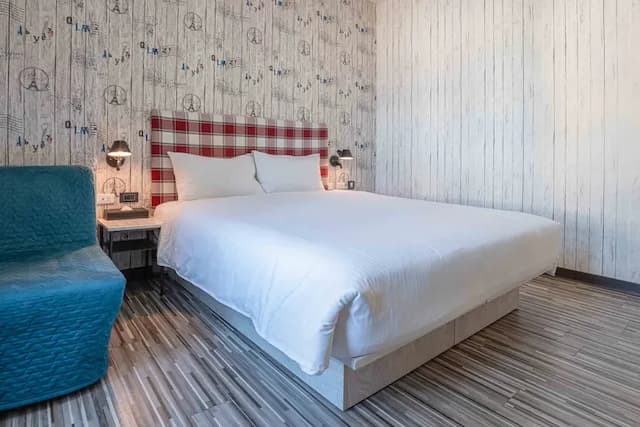 雀客旅館台中自由-景觀雙人客房(市景)-3