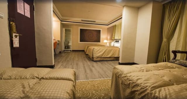 유나이트 호텔-Superior Quadruple Room-2