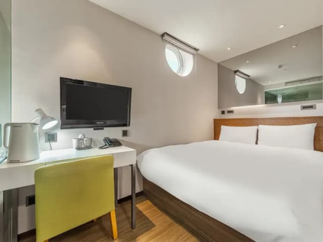 CHECK inn Taipei Xinyi-Standard Double Room without Window-5
