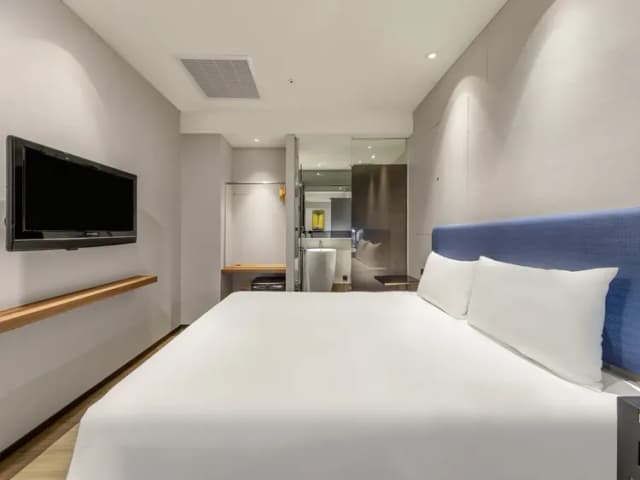 CHECK inn Taipei Xinyi-Standard Double Room without Window-3