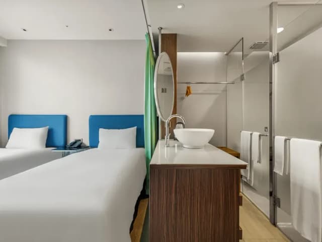CHECK inn Taipei Xinyi-Deluxe Twin Room with 101 View-5