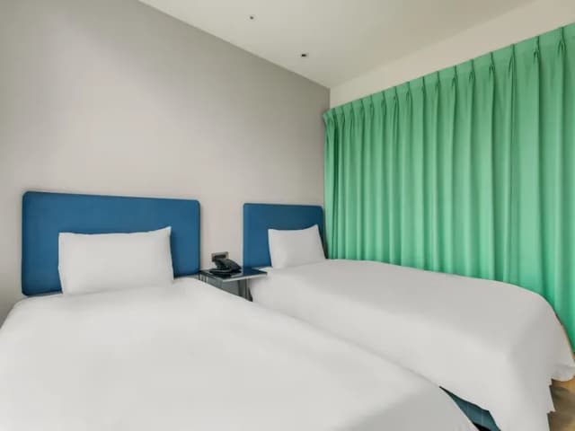 CHECK inn Taipei Xinyi-Deluxe Twin Room with 101 View-8