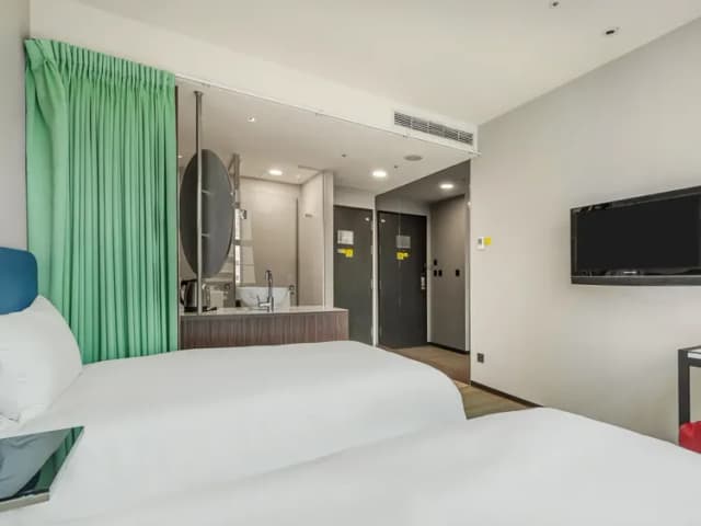CHECK inn Taipei Xinyi-Deluxe Twin Room with 101 View-9