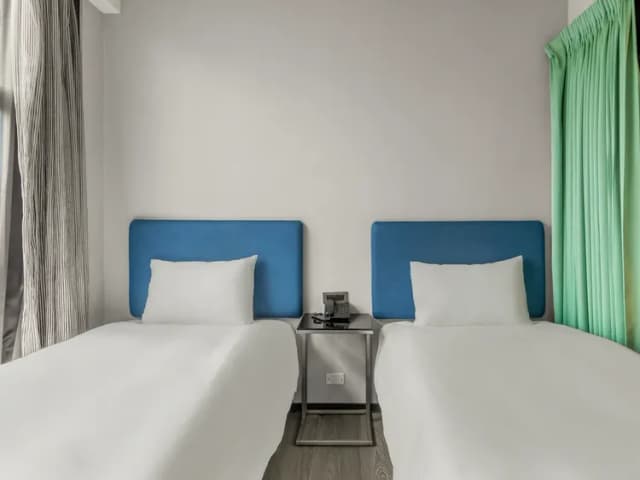 CHECK inn Taipei Xinyi-Deluxe Twin Room with 101 View-7