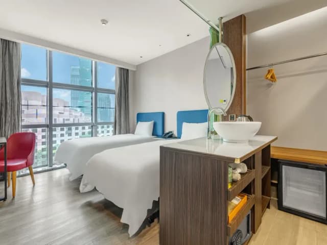 CHECK inn Taipei Xinyi-Deluxe Twin Room with 101 View-4