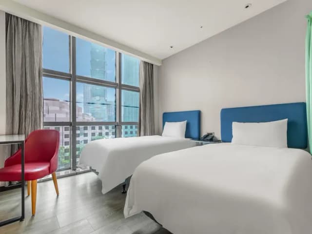 CHECK inn Taipei Xinyi-Deluxe Twin Room with 101 View-1