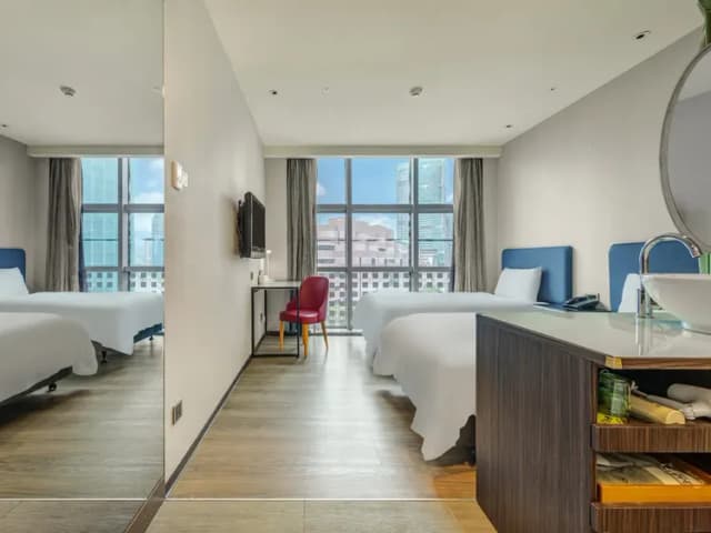 CHECK inn Taipei Xinyi-Deluxe Twin Room with 101 View-3