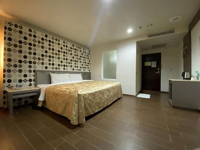 花鄉商旅 (花鄉旅館連鎖-左營店)-(D) 標準大床房-4