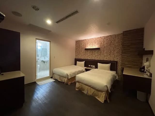 花鄉商旅 (花鄉旅館連鎖-左營店)-(C) 標準雙床房-4