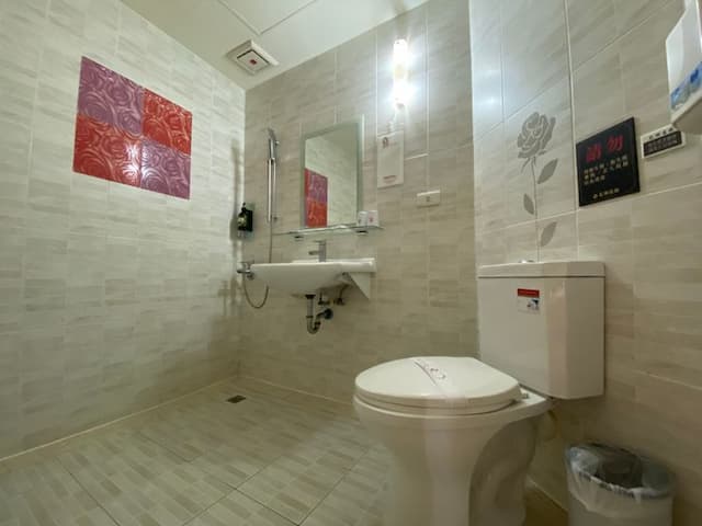 花鄉商旅 (花鄉旅館連鎖-左營店)-(C) 標準雙床房-6