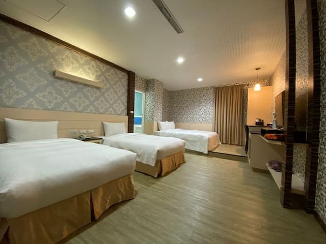 花鄉商旅 (花鄉旅館連鎖-左營店)-(A) 家庭四人房-2