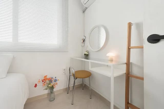 五月之家｜1分鐘到弘大入口站、近延央公園-6人房-13