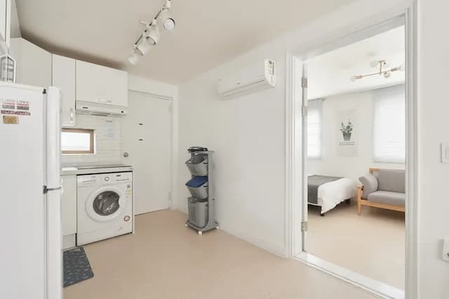 五月之家｜1分鐘到弘大入口站、近延央公園-6人房-4