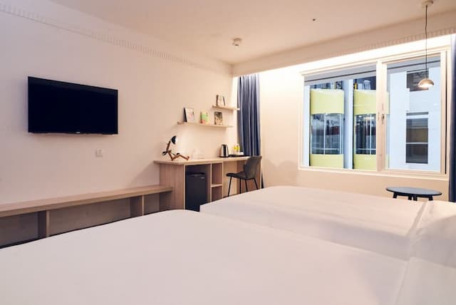 雀客藏居台北南港｜近環球購物中心＆CITYLINK、全新裝潢-標準雙床客房 (無窗)-5