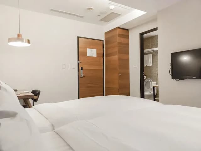 CHECK inn Express Taipei Station-Standard Twin Room without Window-3