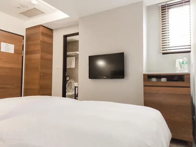 CHECK inn Express Taipei Station-Standard Twin Room without Window-6