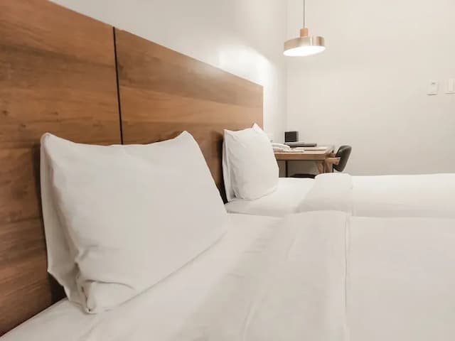 CHECK inn Express Taipei Station-Standard Twin Room without Window-2