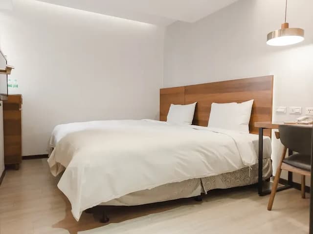 CHECK inn Express Taipei Station-Standard Twin Room without Window-1