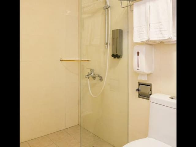 悅豪大飯店｜新竹館-家庭房｜無窗｜不含早餐-5