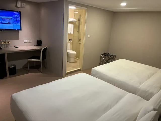 悅豪大飯店｜新竹館-家庭房｜無窗｜不含早餐-4