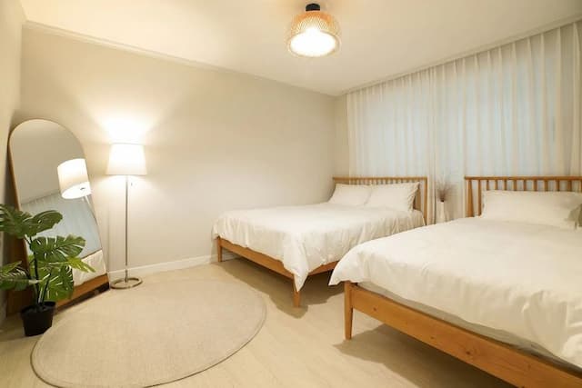 勞拉之家｜8分鐘到上水站 10分鐘到弘大商圈-10人房（ 最多10人入住，一廳四室 ）-4