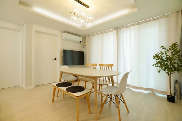 勞拉之家｜8分鐘到上水站 10分鐘到弘大商圈-10人房（ 最多10人入住，一廳四室 ）-8