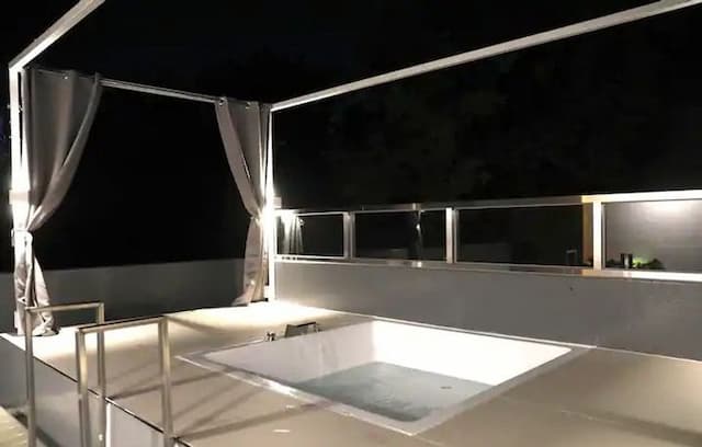 三樓戶外按摩浴缸 享受海雲台夜空