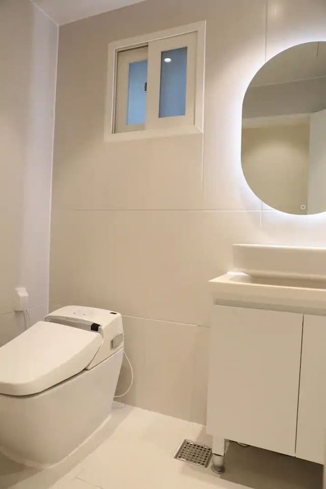 二樓衛生間（無淋浴）