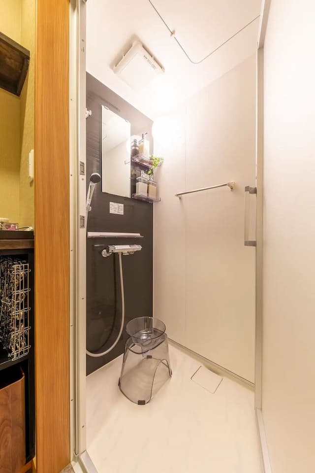 ユニークなカラオケ付き宿/2LDK+ロフト/50㎡/ Max5名/日比谷線三ノ輪駅徒歩900m-貸し切りmax4人-9