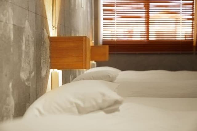 2F Hotel Area『ブドウ畑を耕す』ぶどう畑のキャビン小屋をイメージしたお部屋”Quad Room”