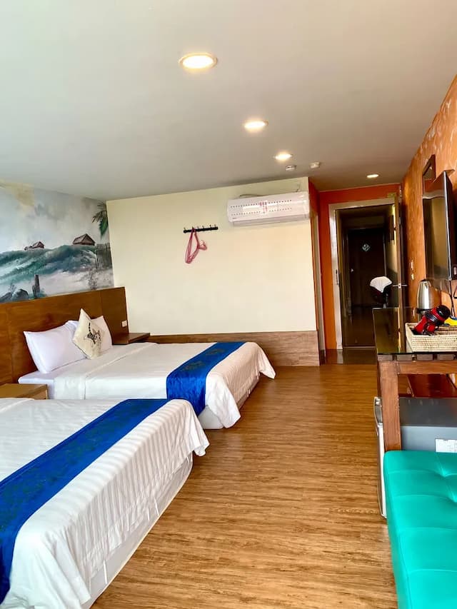 Kenting Waterfront Hotel-Sea View Quad Room-2