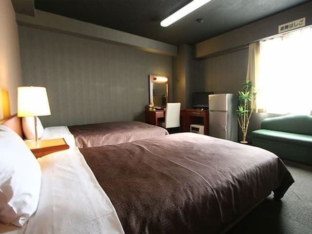 Hotel Livemax Budget Yokohama Tsurumi-Twin Room Smoking-1