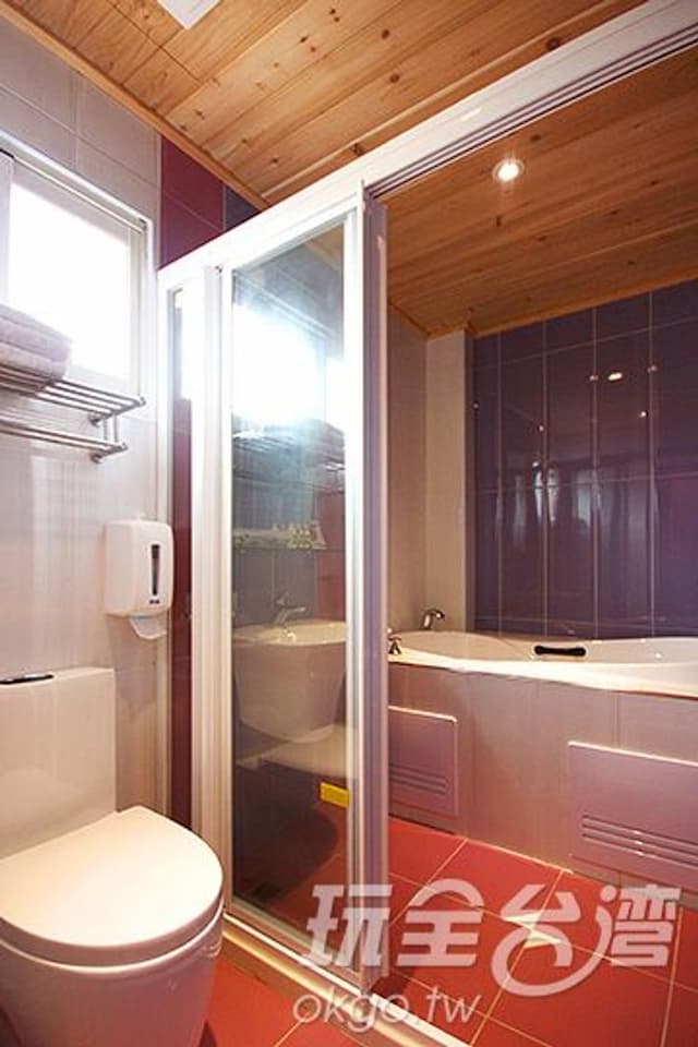 夕陽紅渡假莊園-園景VIP雙人房-6