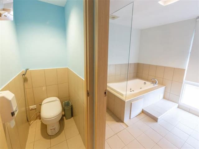 夕陽紅渡假莊園-園景六人房-4