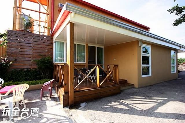 夕陽紅渡假莊園-園景六人房-10