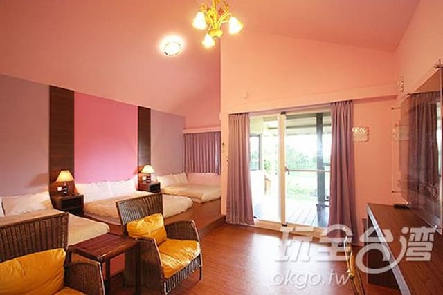 夕陽紅渡假莊園-園景六人房-8