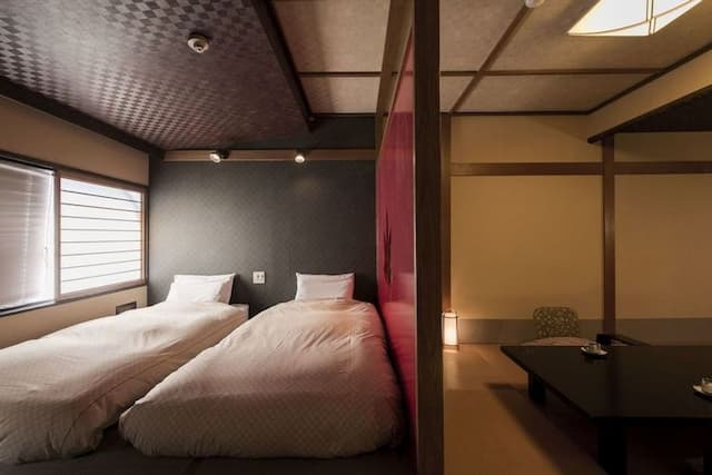 深山荘高見屋-ベッド付き和風客室-8